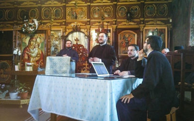 Conferinţă clericală la Vălenii de Munte | „Este nevoie de o pastorație intensă pentru a-i face pe credincioşi conştienţi de valoarea inestimabilă a Sfintei Euharistii”